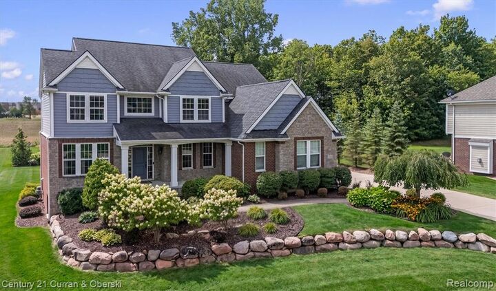 Property Photo: 52365 Trailwood Drive MI 48178