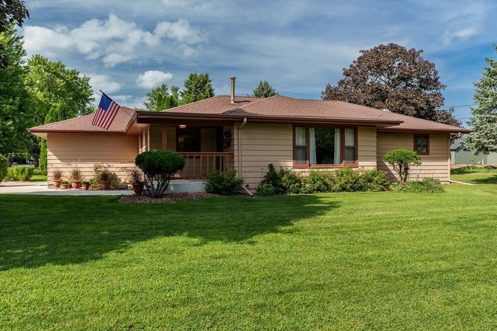 Property Photo:  402 N Pine Street  WI 53576 