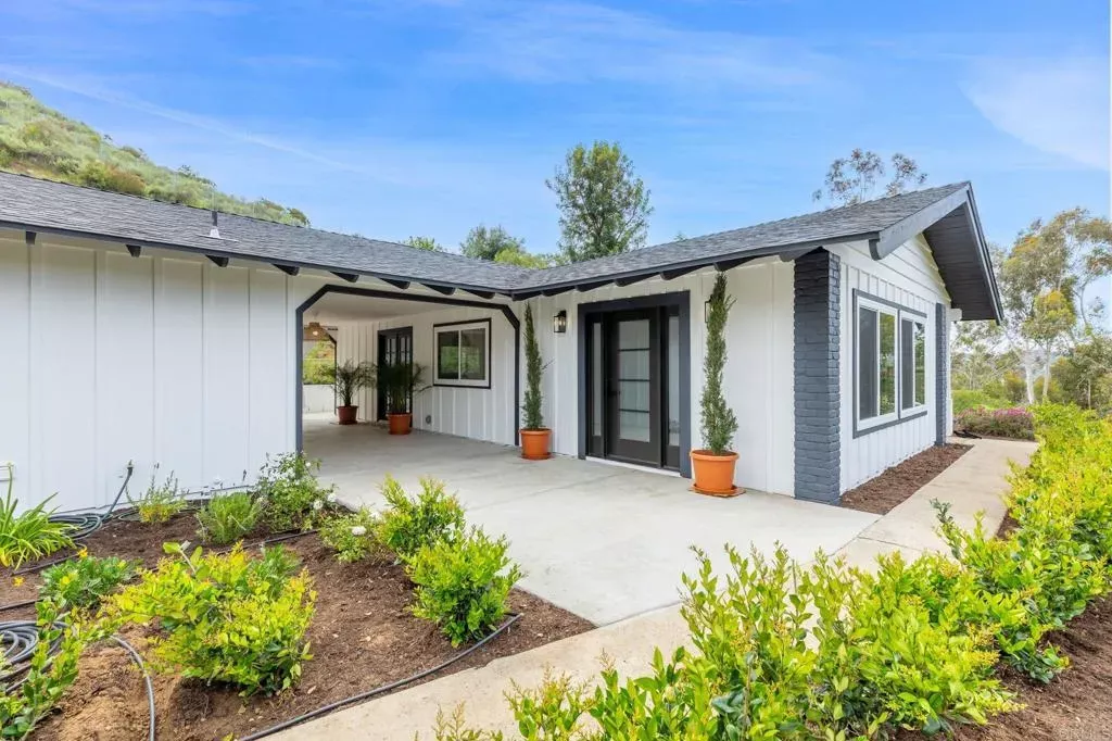 Property Photo:  3346 Laurashawn Lane  CA 92026 