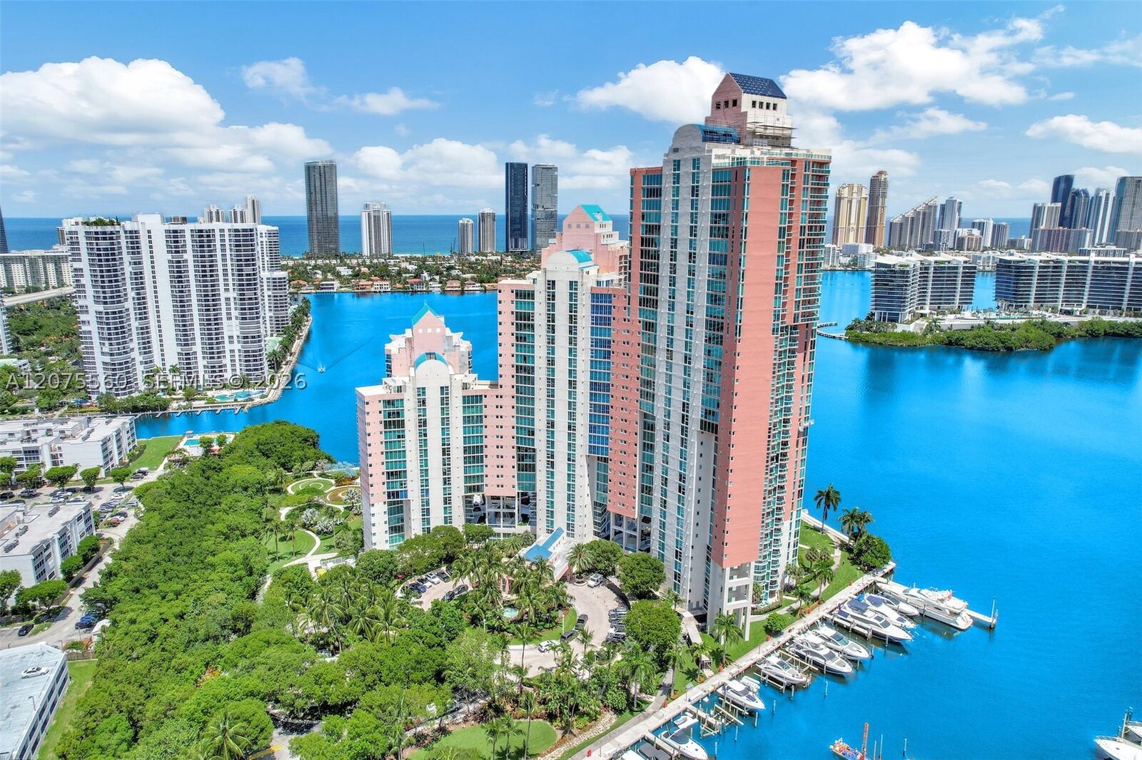 Property Photo: 3370 Hidden Bay Dr 815 FL 33180