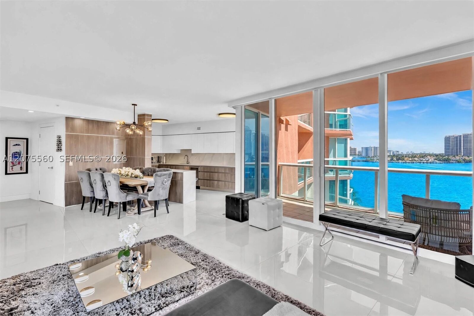 Property Photo:  3370 Hidden Bay Dr 815  FL 33180 