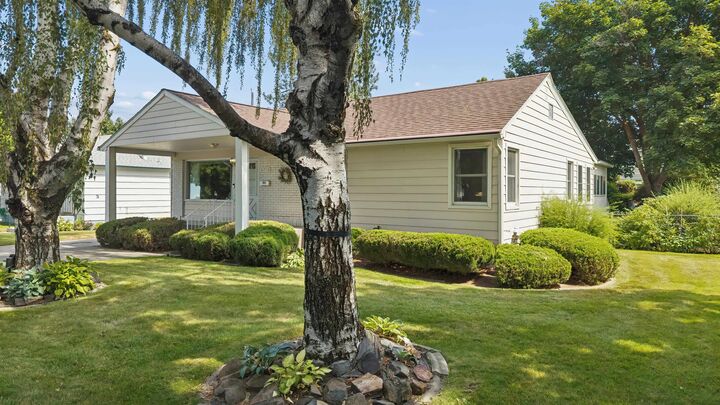 Property Photo:  5726 N C St  WA 99205 