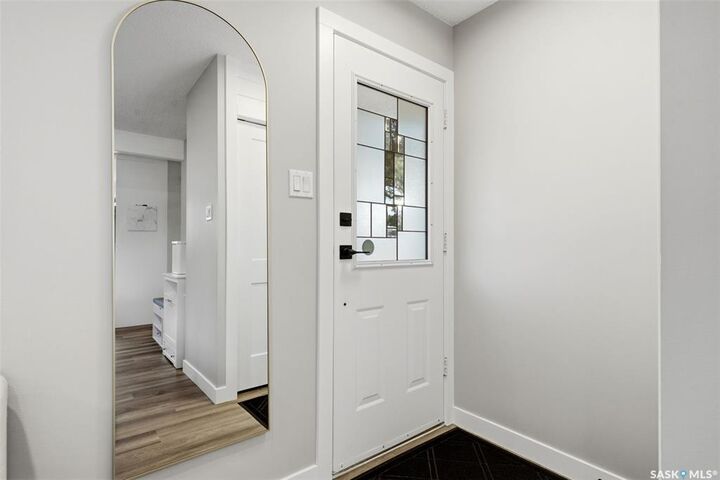 Property Photo: 5871 McKinley Avenue SK S4T 6P4