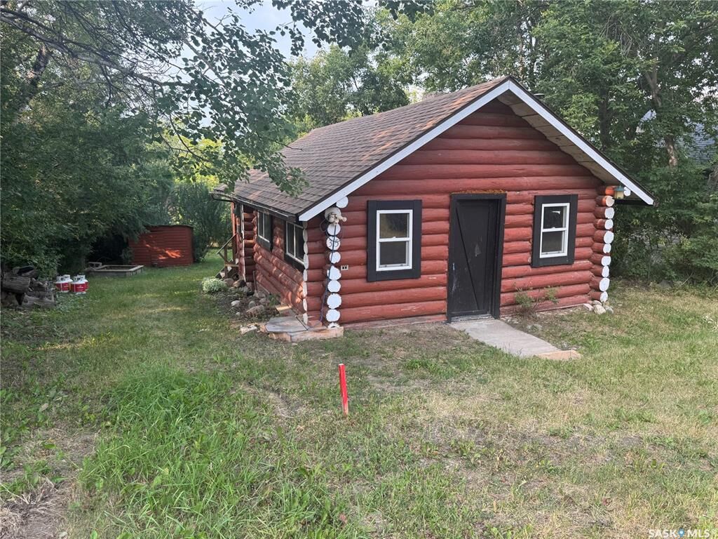 Property Photo:  315 Evenson Avenue  SK S0K 4T1 