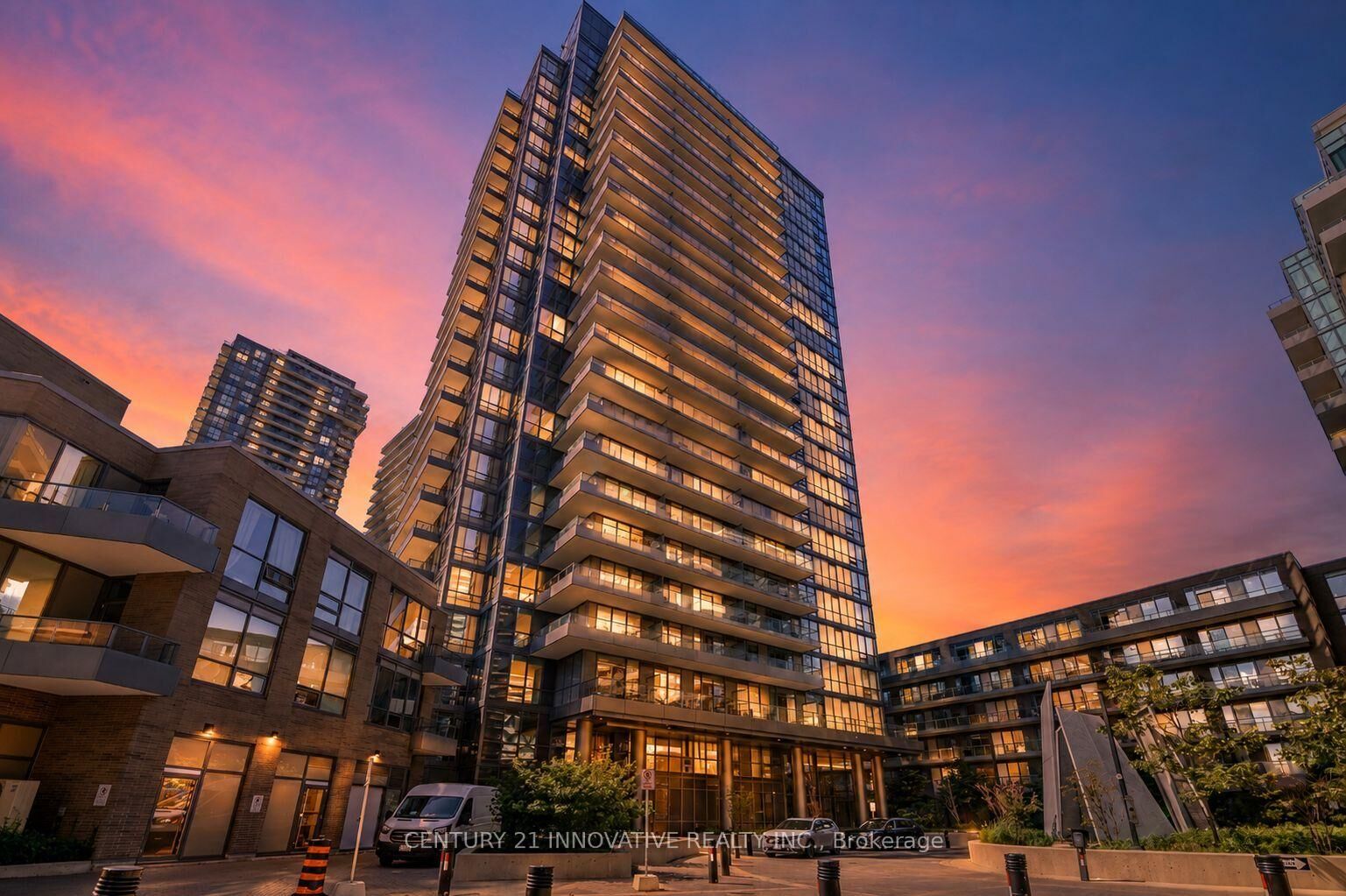Property Photo: 50 Forest Manor Road 1805 ON M2J 1M6