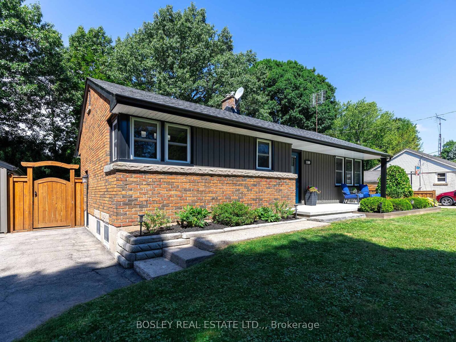 Property Photo: 1180 Sunset Drive ON L0S 1C0