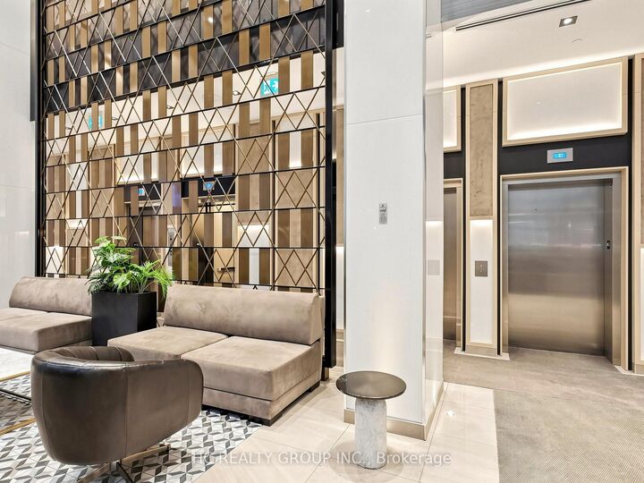 Property Photo: 77 Mutual Street 2703 ON M5B 0B9