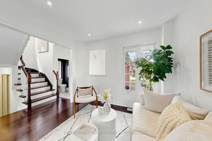 Property Photo:  50 Shenandoah Drive  ON L1P 1T3 