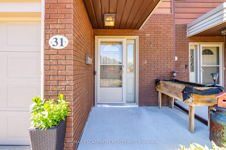 Property Photo: 23 Watsons Lane 31 ON L9H 5G9
