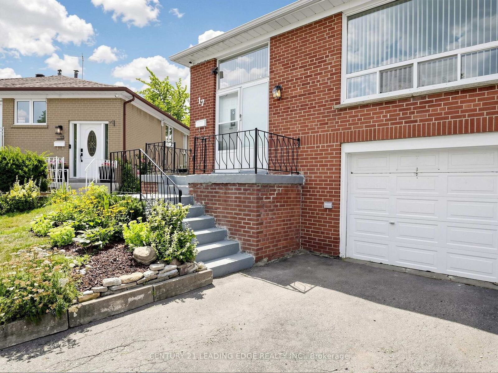 Property Photo:  17 Tinton Crescent  ON M9V 2H9 