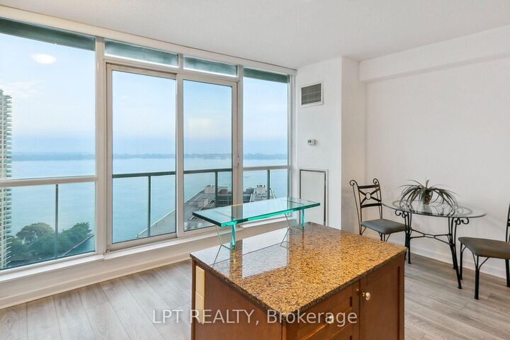 Property Photo:  208 Queens Quay W 2604  ON M5J 2Y5 