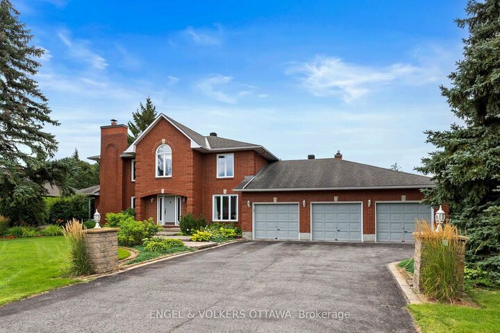 Property Photo: 1088 Bravar Drive ON K4M 1G3