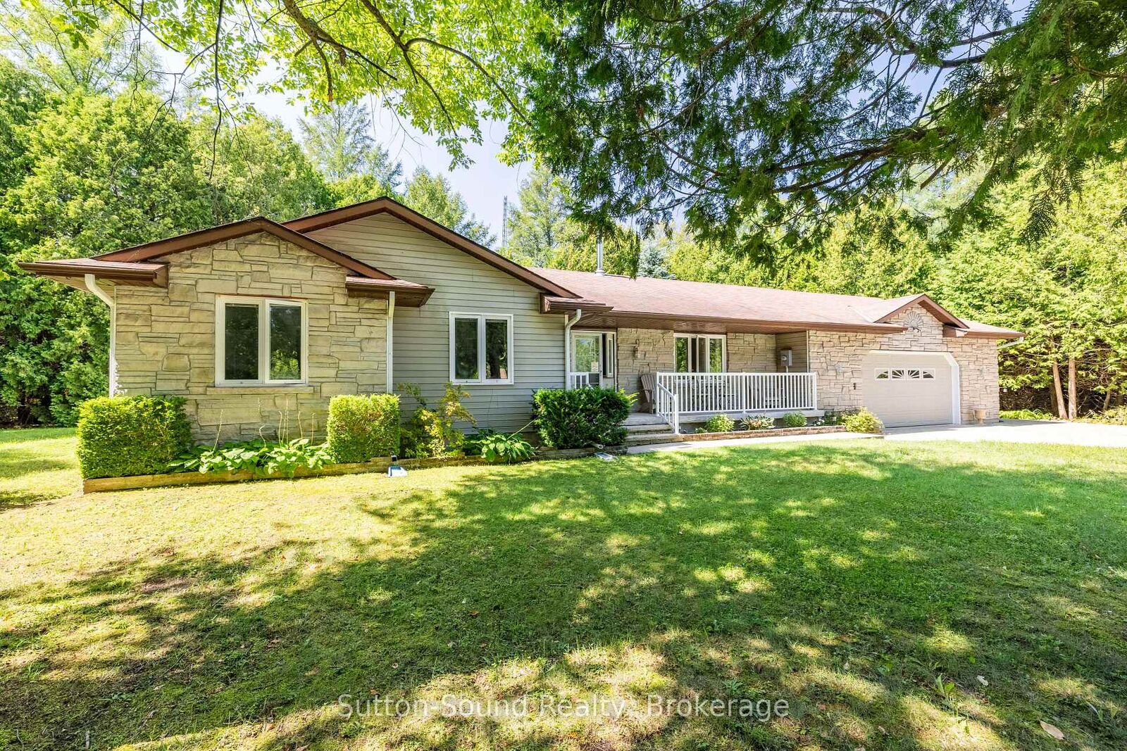 Property Photo:  14 Shamrock Boulevard  ON N0H 2N0 
