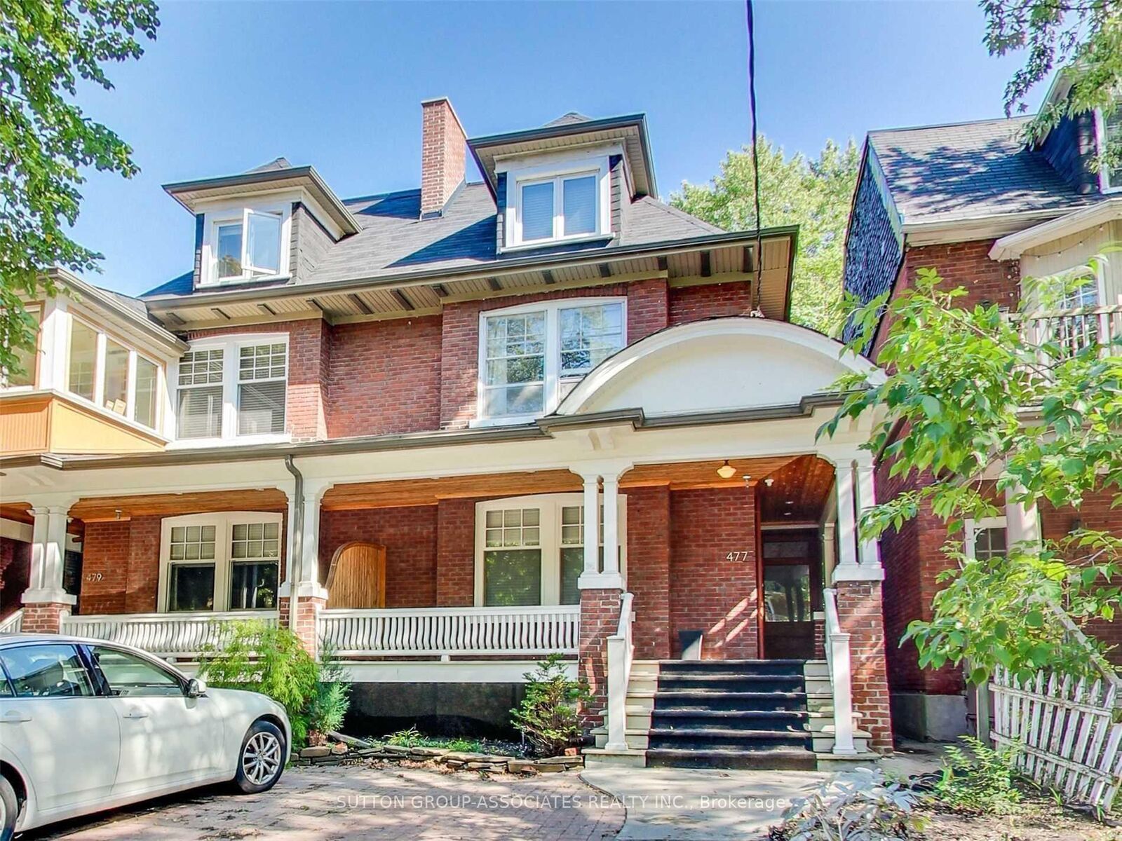 Property Photo:  477 Brunswick Avenue Lower  ON M5R 2Z6 