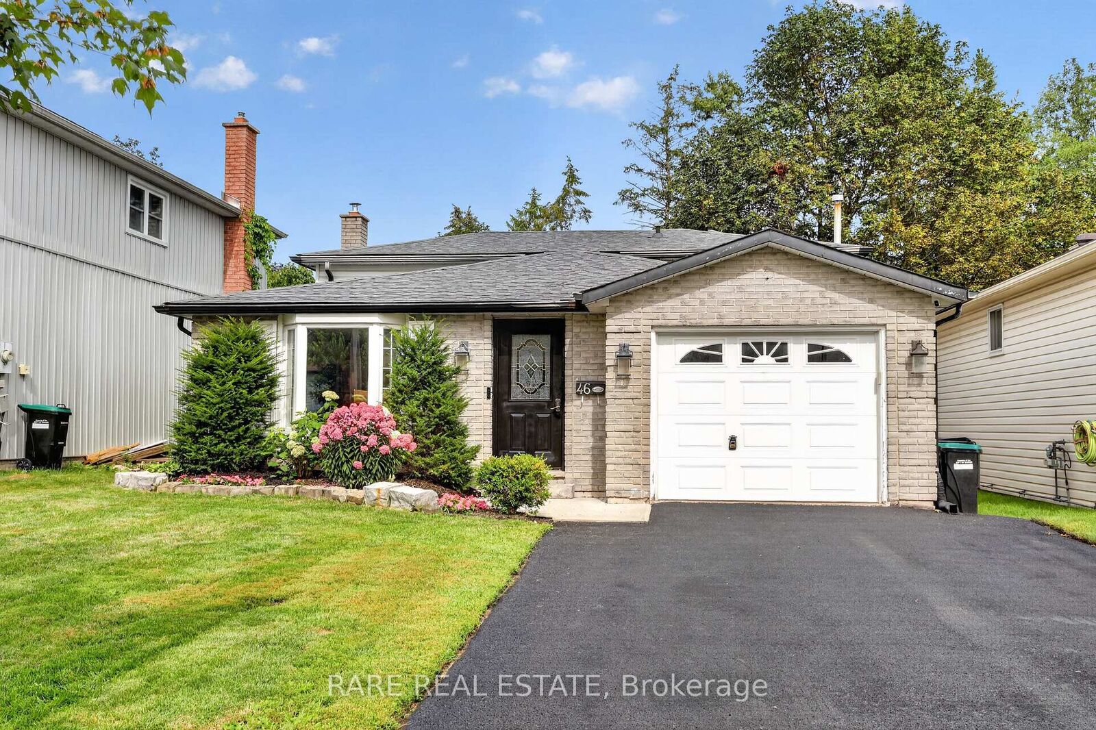 Photo de la propriété:  46 Ridgeway Avenue  ON L4N 5L2 