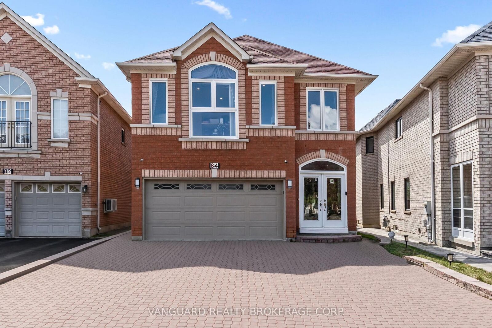 Property Photo: 84 Sapphire Drive ON L4S 2E6