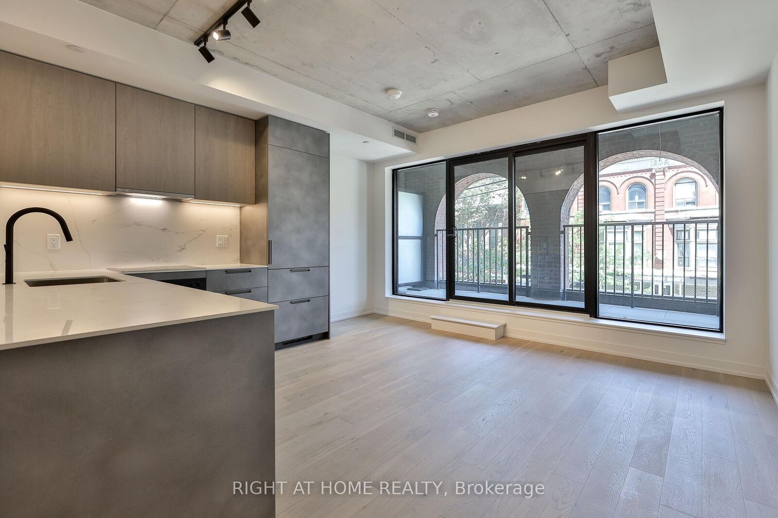 Property Photo:  761 Queen Street E 203  ON M4M 1H3 