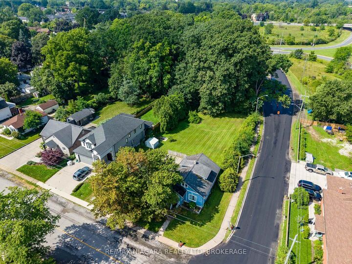 Property Photo:  5469 Prince Edward Avenue  ON L2G 5H7 