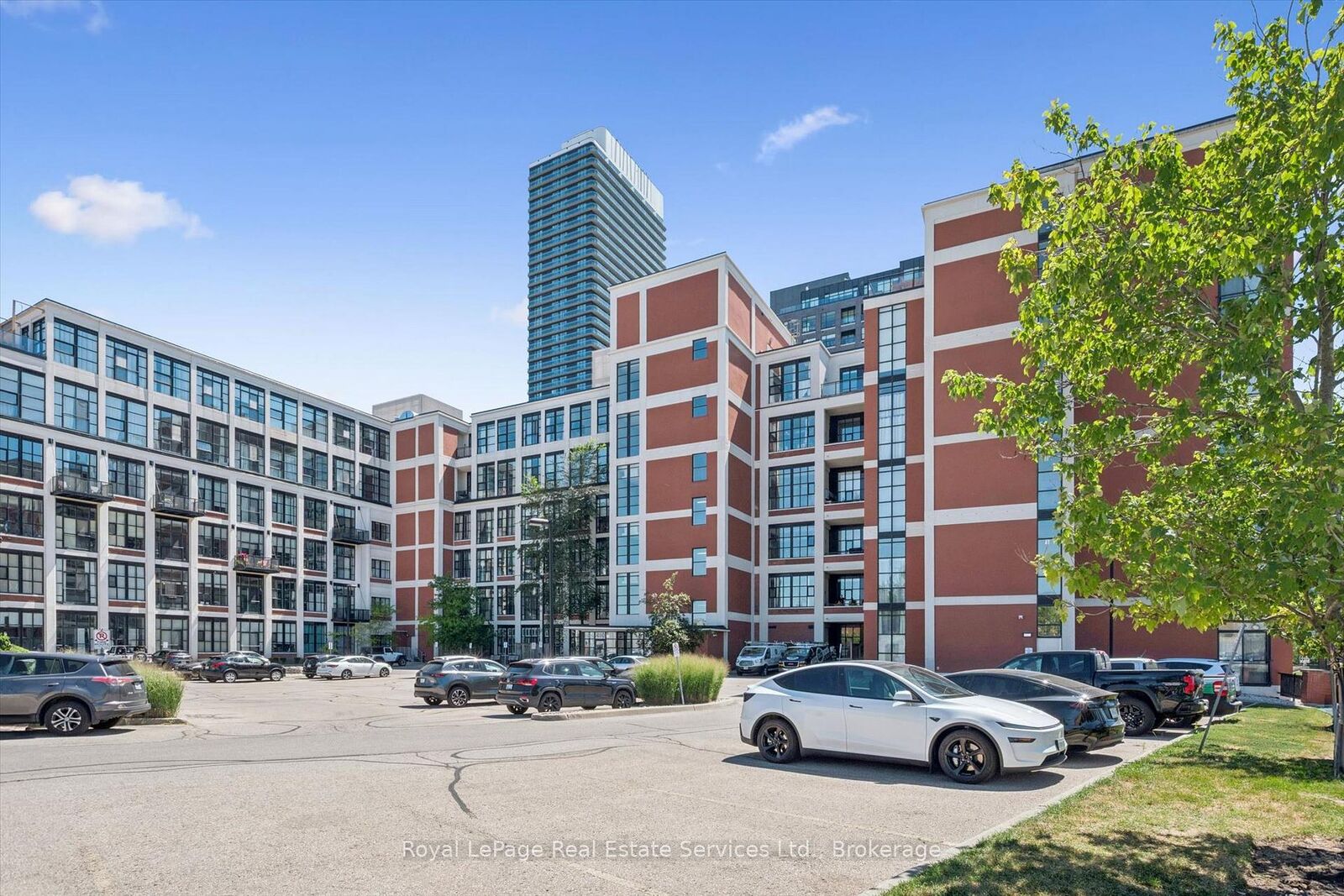Property Photo:  410 King Street 308  ON N2H 1C3 