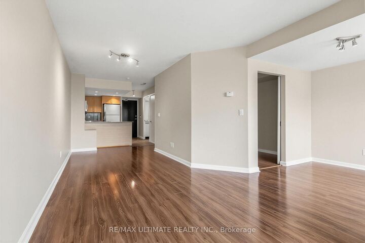 Property Photo:  8 Park Road 1508  ON M4W 3S5 