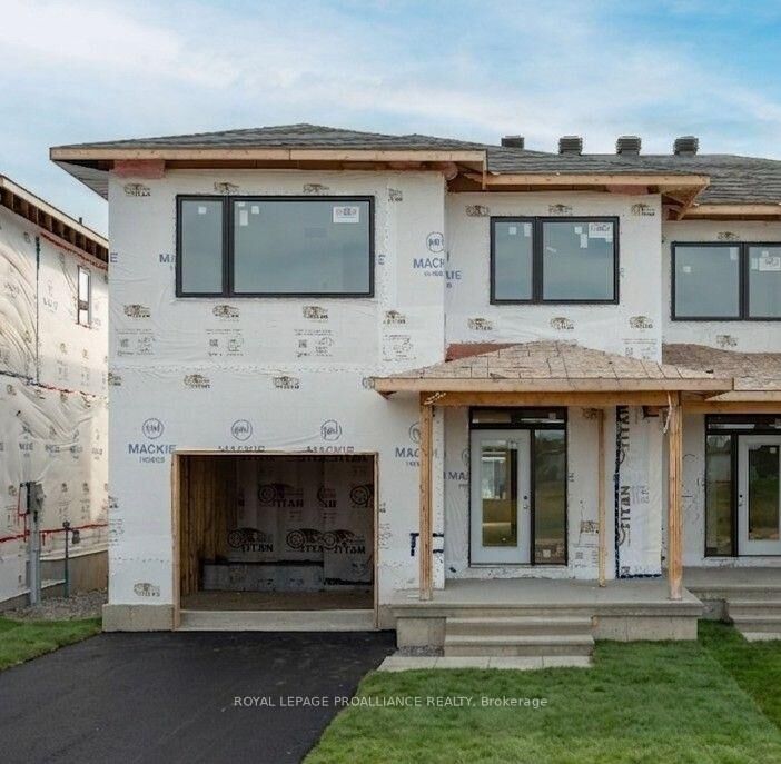 Property Photo:  1151 Moore Street  ON K6V 0H2 