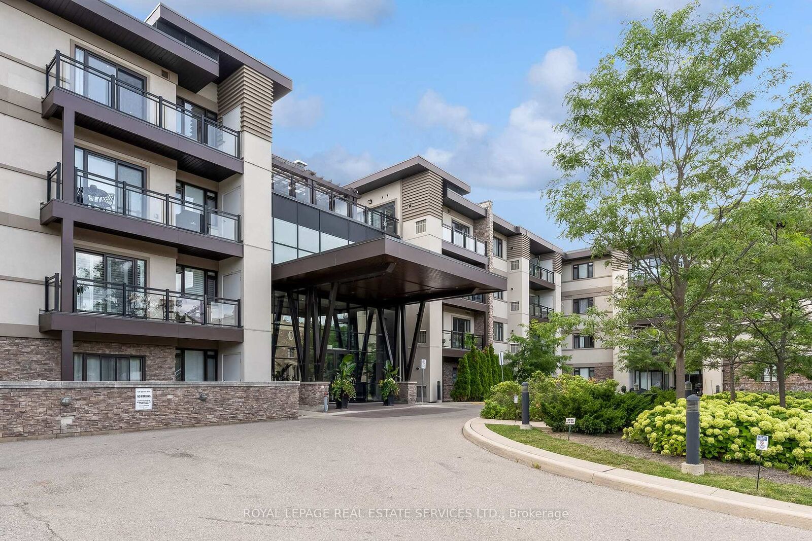 Property Photo:  128 Garden Drive 203  ON L6K 0H7 