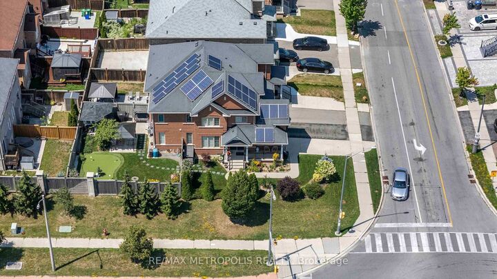 Property Photo:  2 Brentwick Drive  ON L6X 3B3 