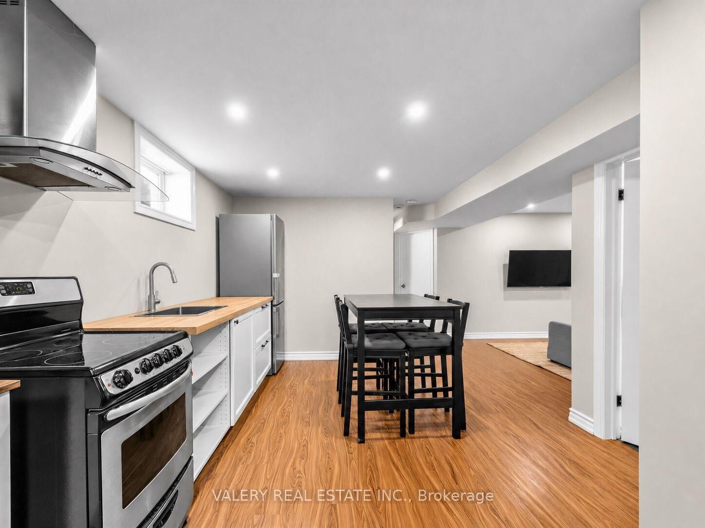 Property Photo:  12 Arkley Crescent Lower #2  ON M9R 3S3 