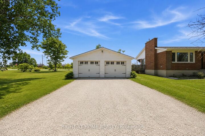 Property Photo: 1933 Plank Road ON N7T 7H5
