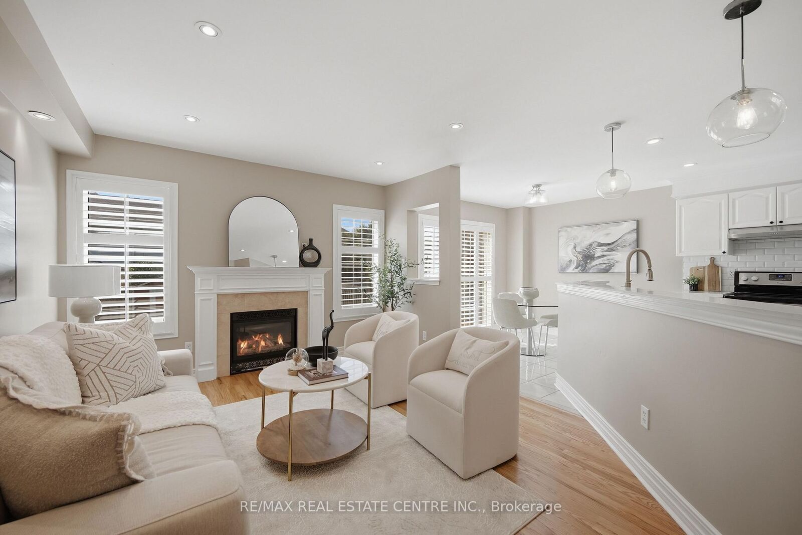Property Photo: 215 Willowbrook Drive ON L1R 2Y7