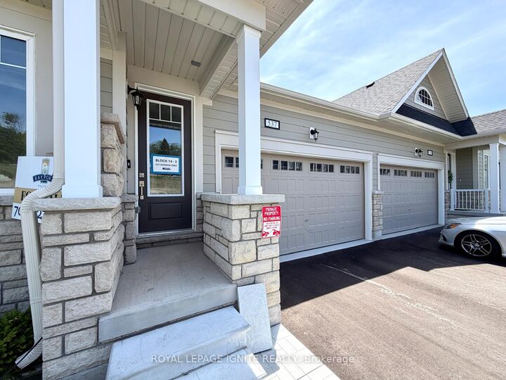 Property Photo: 537 Hudson Crescent ON L4R 0J2
