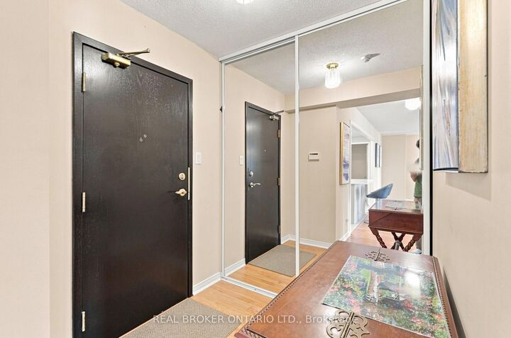 Property Photo:  205 Wynford Drive 2207  ON M3C 3P4 