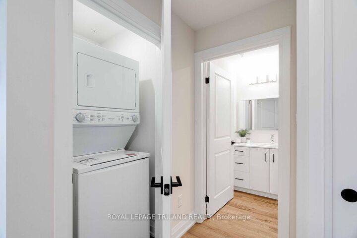 Property Photo:  865 Kleinburg Drive 215  ON N5X 0P4 