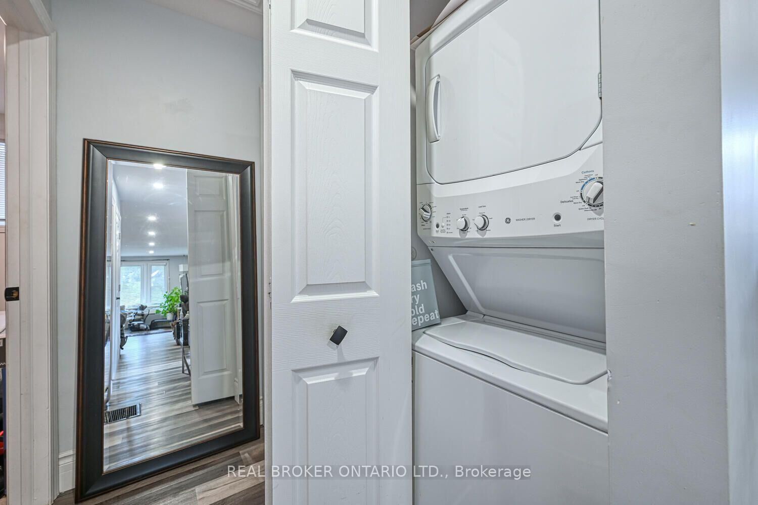 Property Photo:  840 Macodrum Drive Upper Unit  ON K6V 6H5 