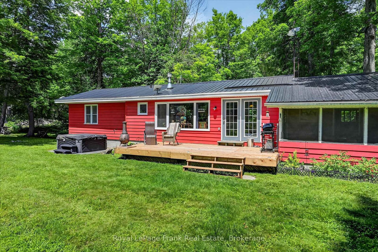 Property Photo:  280 Edwina Drive  ON K0M 1A0 