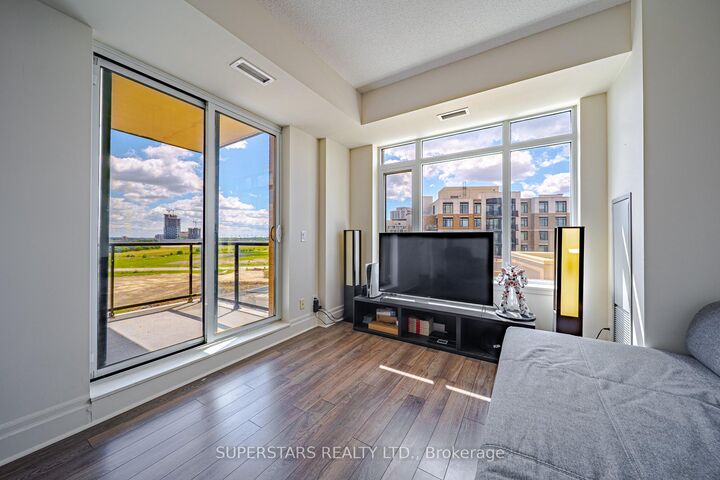 Property Photo:  151 Upper Duke Crescent 809  ON L6G 0E1 