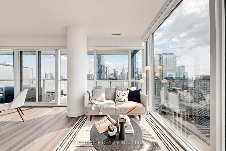 Property Photo: 15 Grenville Street 3403 ON M4Y 0B9