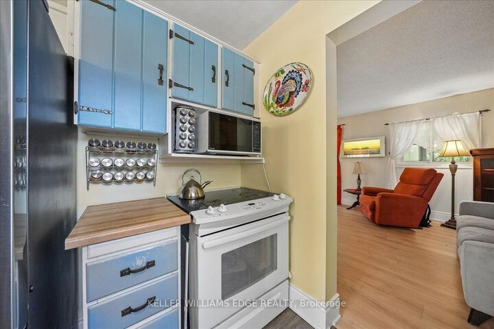 Property Photo: 2320 Middlesmoor Crescent ON L7P 3X7