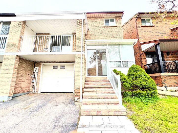 Property Photo:  26 Brownridge Crescent  ON M9V 4M5 