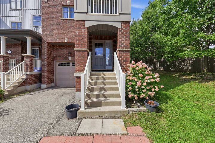 Property Photo:  701 Homer Watson Boulevard 35  ON N2C 0B5 