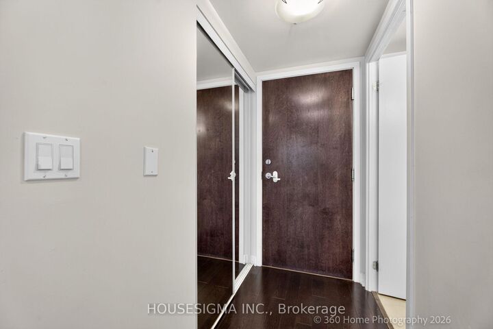 Property Photo: 12 Yonge Street 1609 ON M5E 1R4