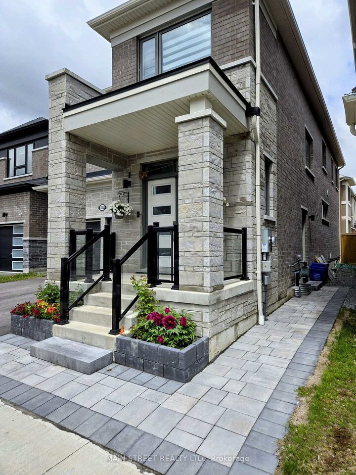 Property Photo: 1382 Stillmeadow Lane A ON L1X 0N5