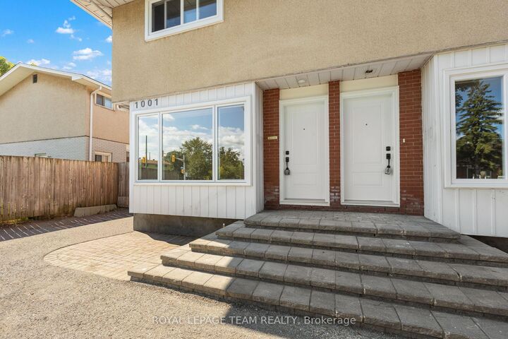 Property Photo:  1001 Meadowlands Drive  ON K2C 0K4 