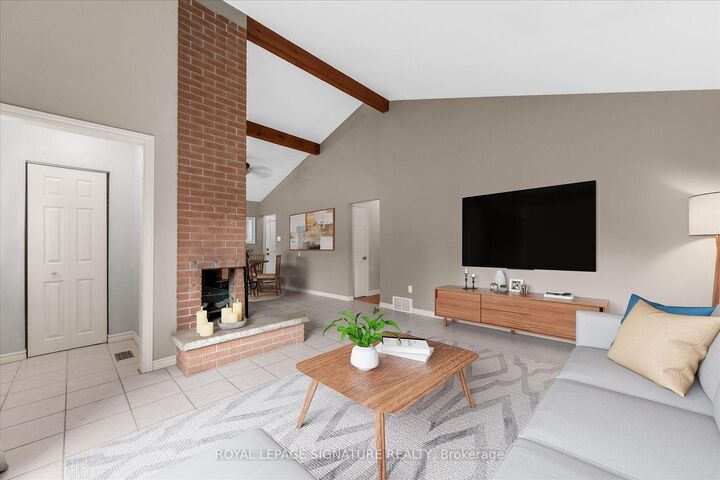 Property Photo:  38 Tewskbury Crescent  ON N5V 2M8 