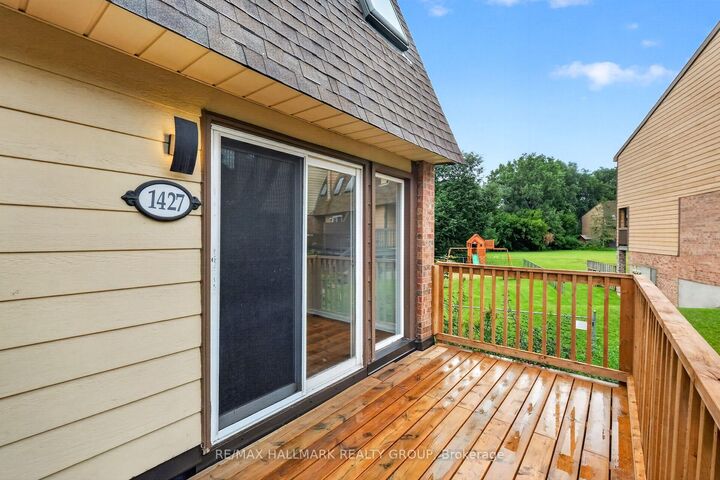Property Photo:  1427 Forge Street  ON K1T 2V2 