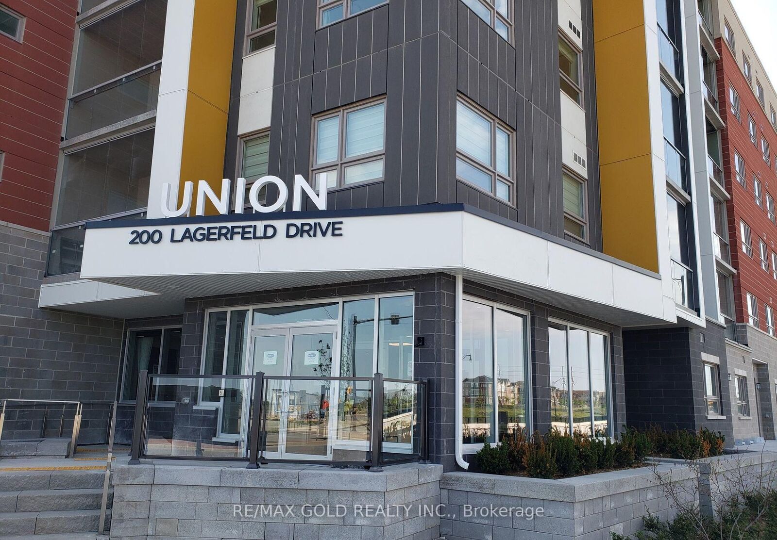 Property Photo:  200 Lagerfeld Drive E 414  ON L7A 5G5 