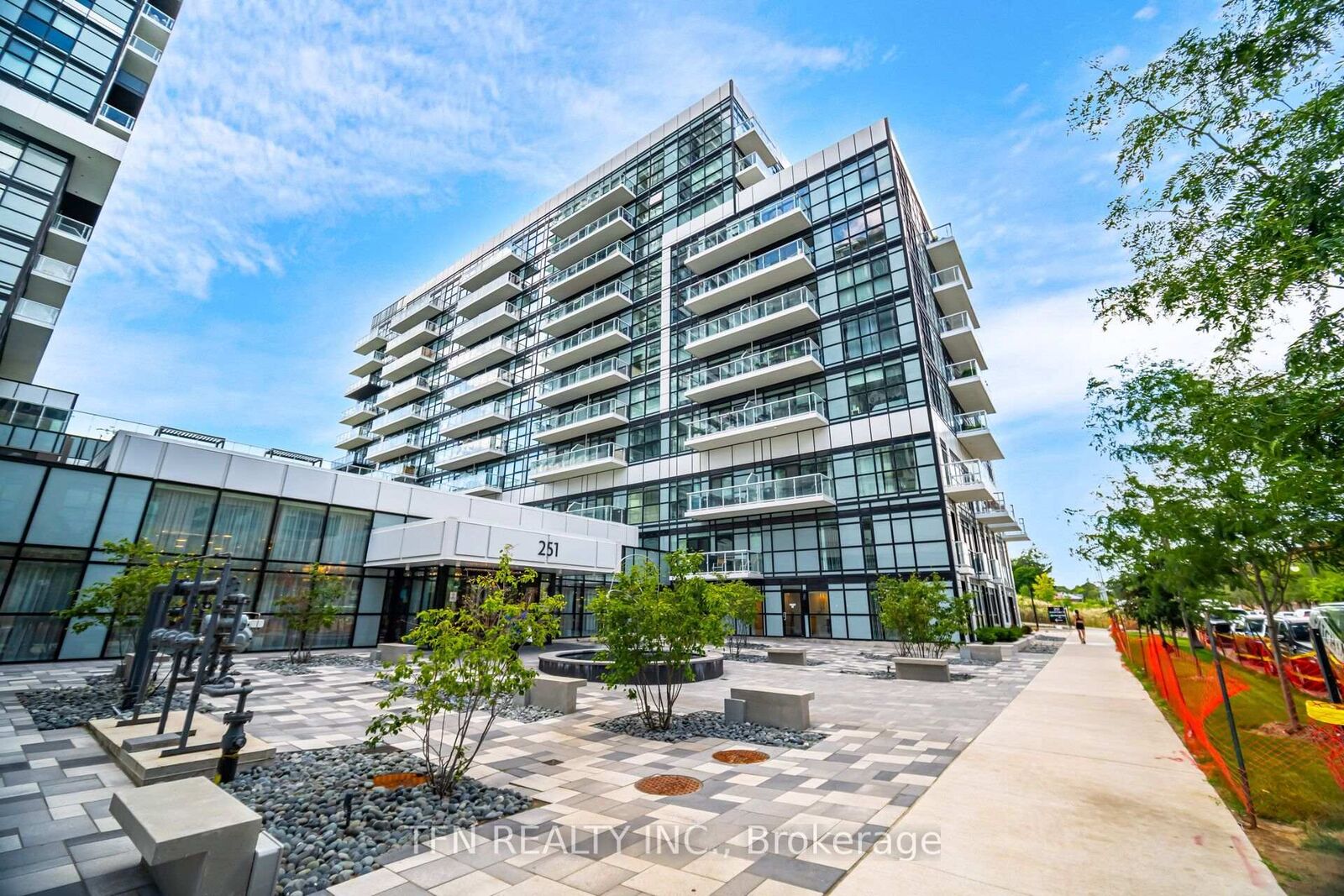 Property Photo: 251 Manitoba Street 431 ON M8Y 0C7