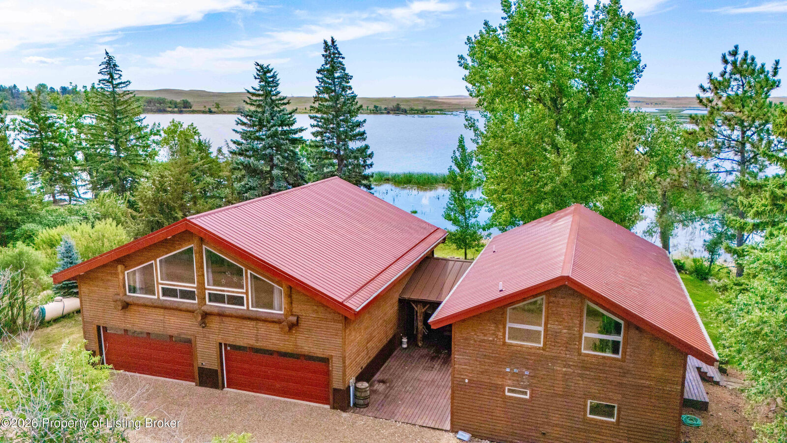 Property Photo:  124 Lake Ilo Drive  ND 58626 