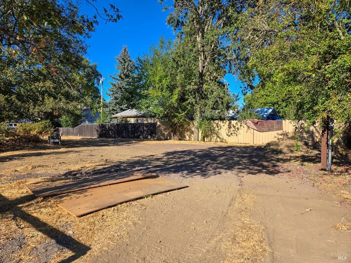 Property Photo: 103 E Oak Street CA 95490