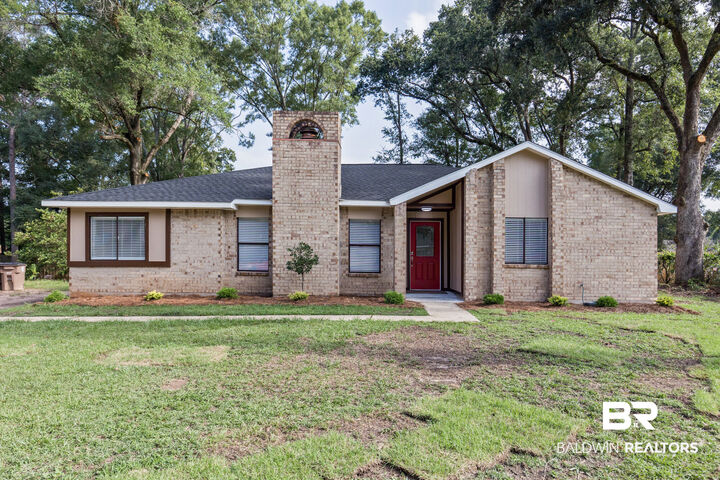 Property Photo: 6436 Southampton Way AL 36618